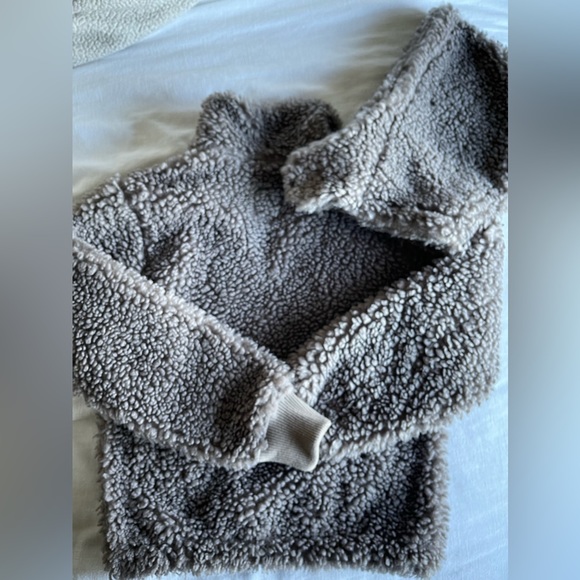 Abercrombie & Fitch Women’s Sherpa Jacket - Picture 5 of 5